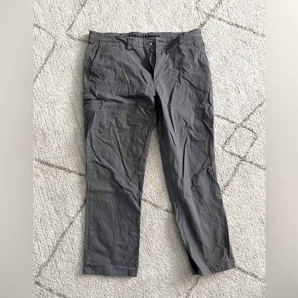 Duluth trading company khakis relaxed fit. - Picture 1 of 3